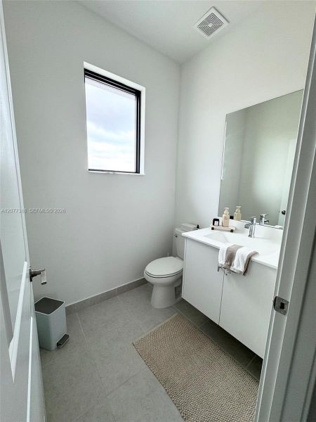 Furnished interior view inside a new home in , Doral (Image 13).