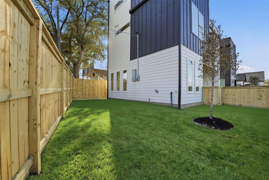 Exterior details and patio area of a home in , Houston (Image 21).