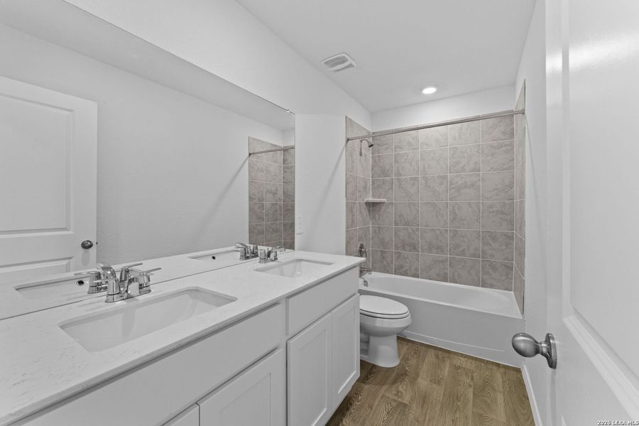 Furnished interior view inside a new home in Blue Ridge Ranch, San Antonio (Image 7). Furnished interior view inside a new home in Blue Ridge Ranch, San Antonio (Image 7).