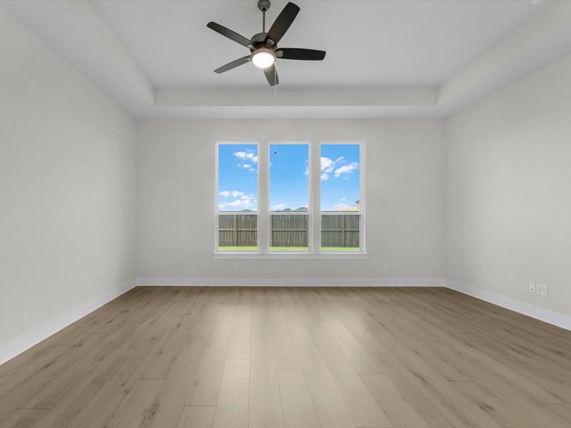 Spacious, unfurnished interior of a new home in Harvest Green, Richmond (Image 17).