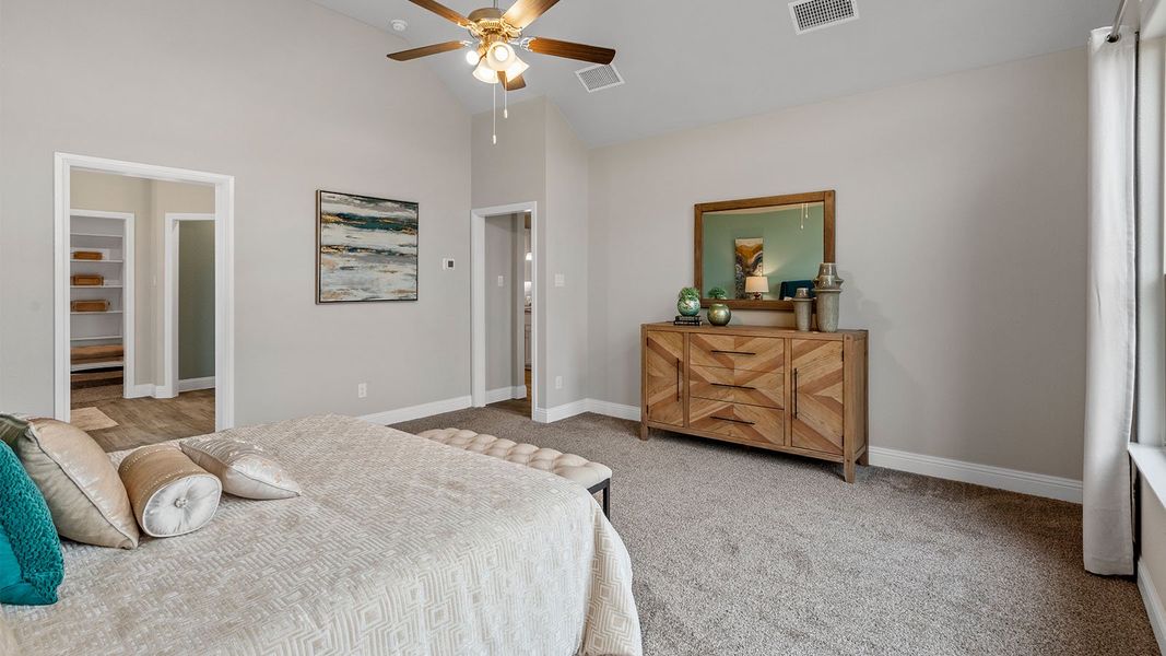 Representative furnished interior of a home built from the Wimberley by D.R. Horton in Lakeview Pointe, Grand Prairie (Image 29).