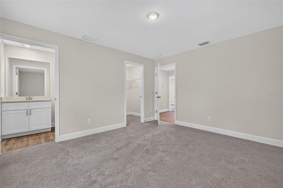Spacious, unfurnished interior of a new home in , Port Charlotte (Image 27).