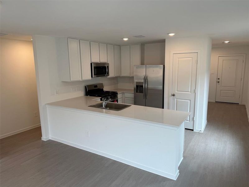 Pics are not of actual home. They are representative of a home of the same floor plan Pics are not of actual home. They are representative of a home of the same floor plan