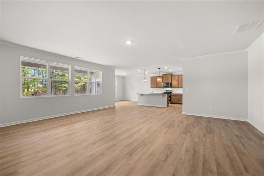 Spacious, unfurnished interior of a new home in Fairway 17 at Mirror Lake, Villa Rica (Image 12). Spacious, unfurnished interior of a new home in Fairway 17 at Mirror Lake, Villa Rica (Image 12).