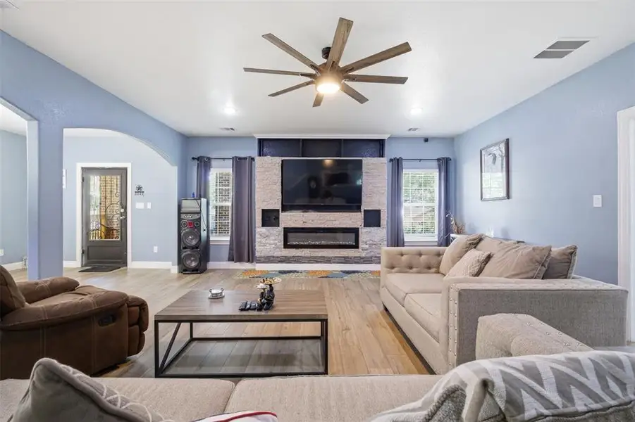 Furnished interior view inside a new home in , Mabank (Image 12).