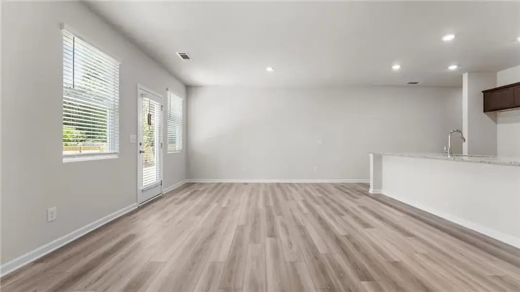 Spacious, unfurnished interior of a new home in Owen Preserve, Canton (Image 9).
