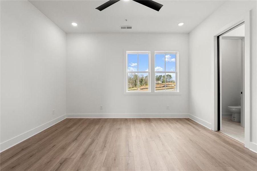 Spacious, unfurnished interior of a new home in , Alpharetta (Image 33).