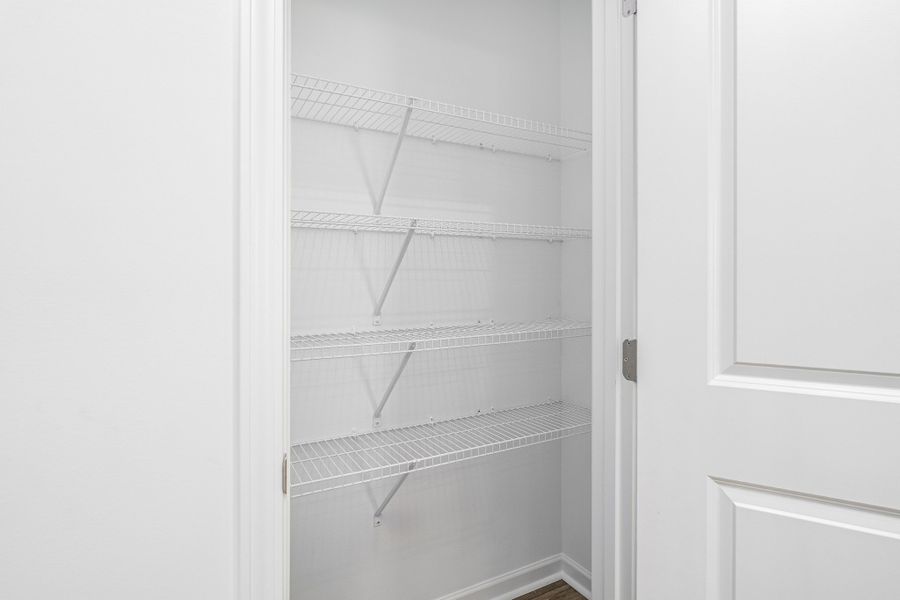 Spacious, unfurnished interior of a new home in Ridgewood, Shelbyville (Image 22).