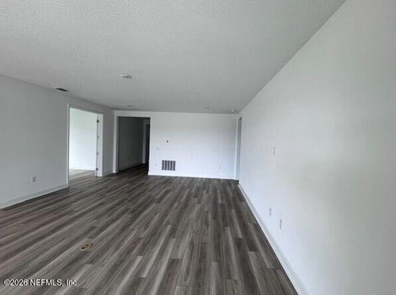 Spacious, unfurnished interior of a new home in Colbert Landings, Palm Coast (Image 15).