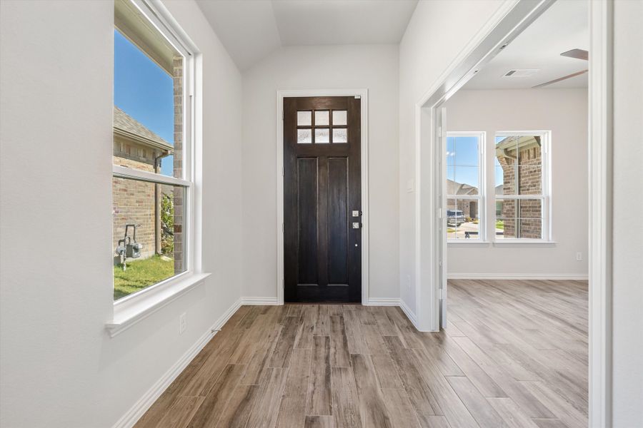 Spacious, unfurnished interior of a new home in Morningstar, Aledo (Image 15).
