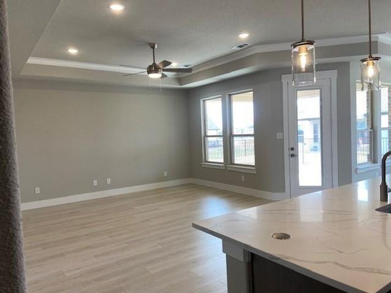 sales - 1908 Vittoria - spec - kitchen living area