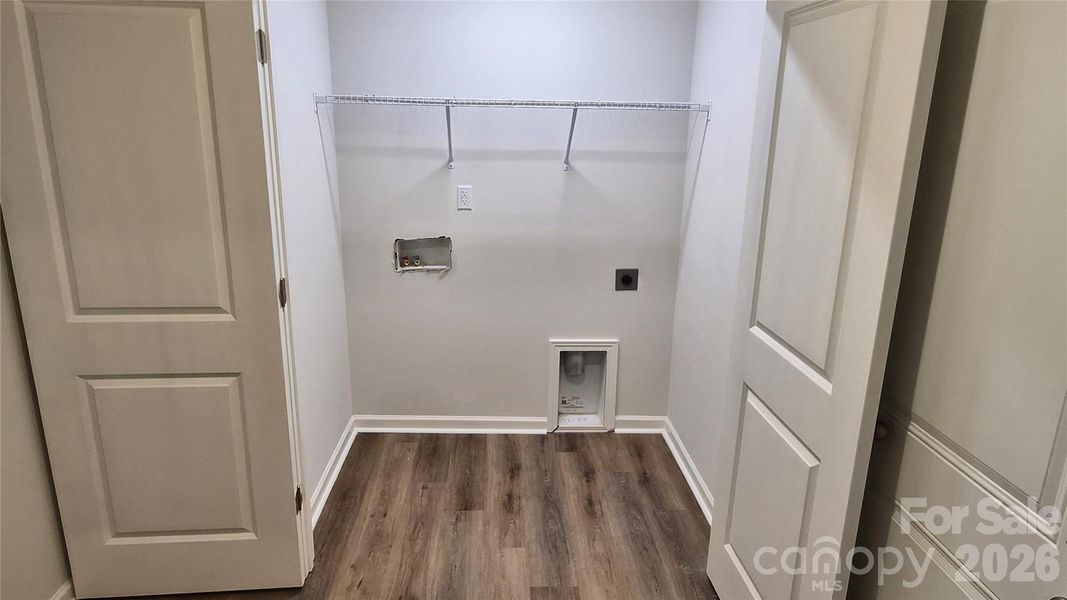 Spacious, unfurnished interior of a new home in , Lancaster (Image 14).