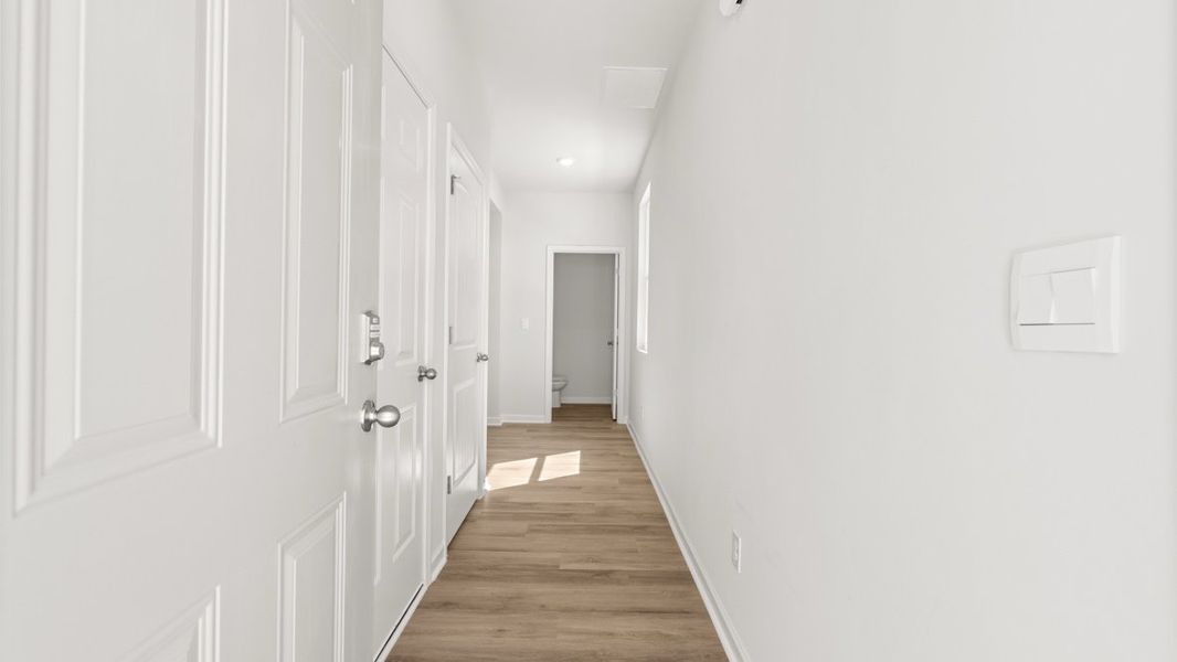 Spacious, unfurnished interior of a new home in Carlton, Douglasville (Image 12).