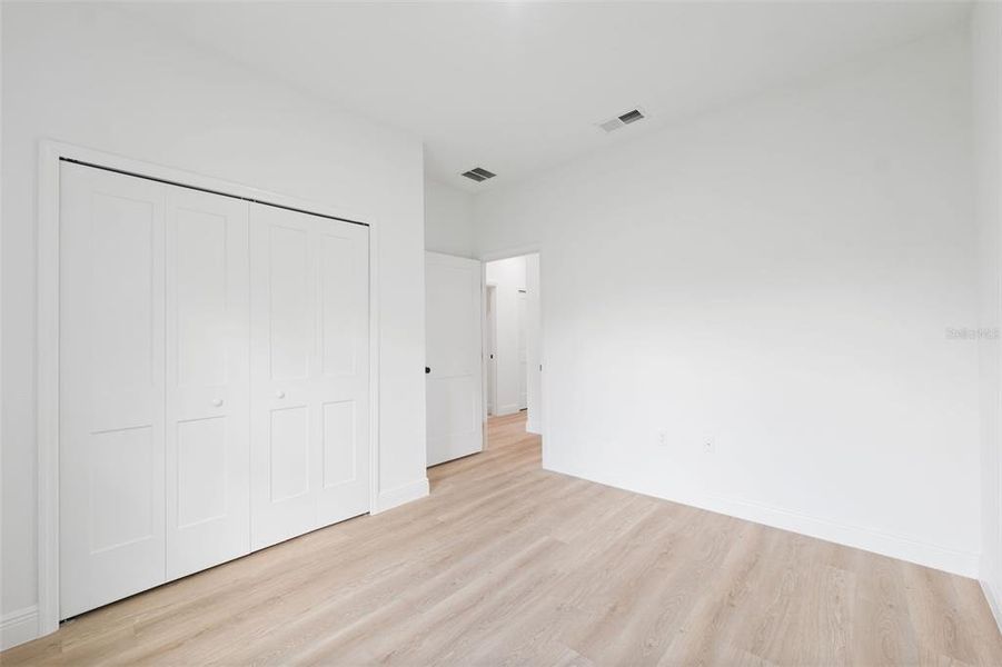 Spacious, unfurnished interior of a new home in , Ocala (Image 22).