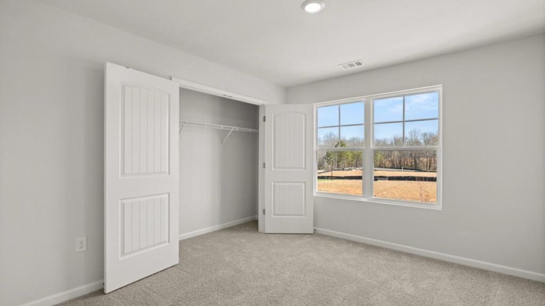 Spacious, unfurnished interior of a new home in Braselton Village, Braselton (Image 12).