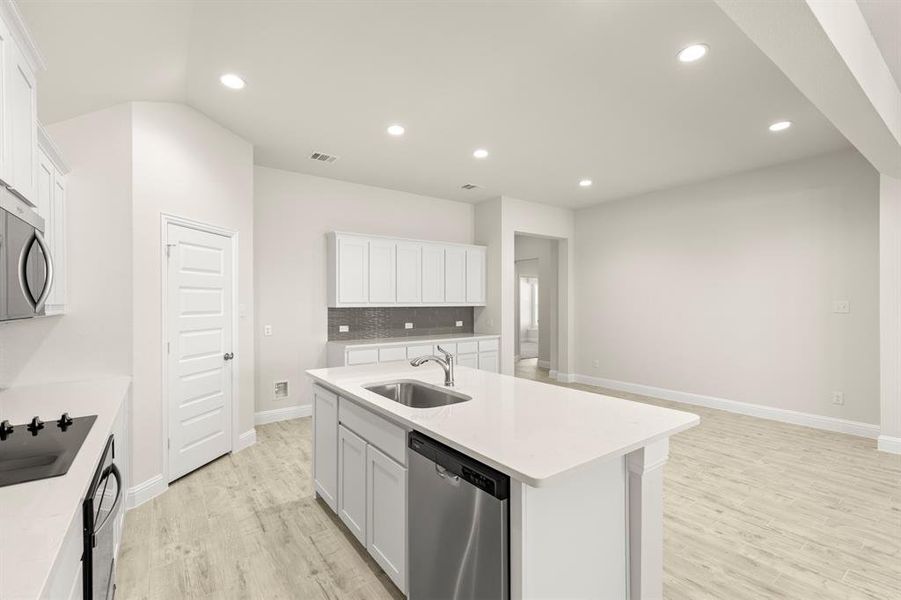 15. 3013 Rembrandt - Kitchen (4)