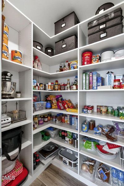 018-1280x960-pantry 018-1280x960-pantry