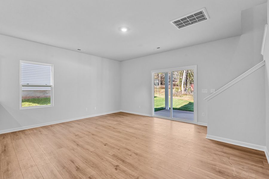 Spacious, unfurnished interior of a new home in Hanes Lake, Winston-Salem (Image 19).