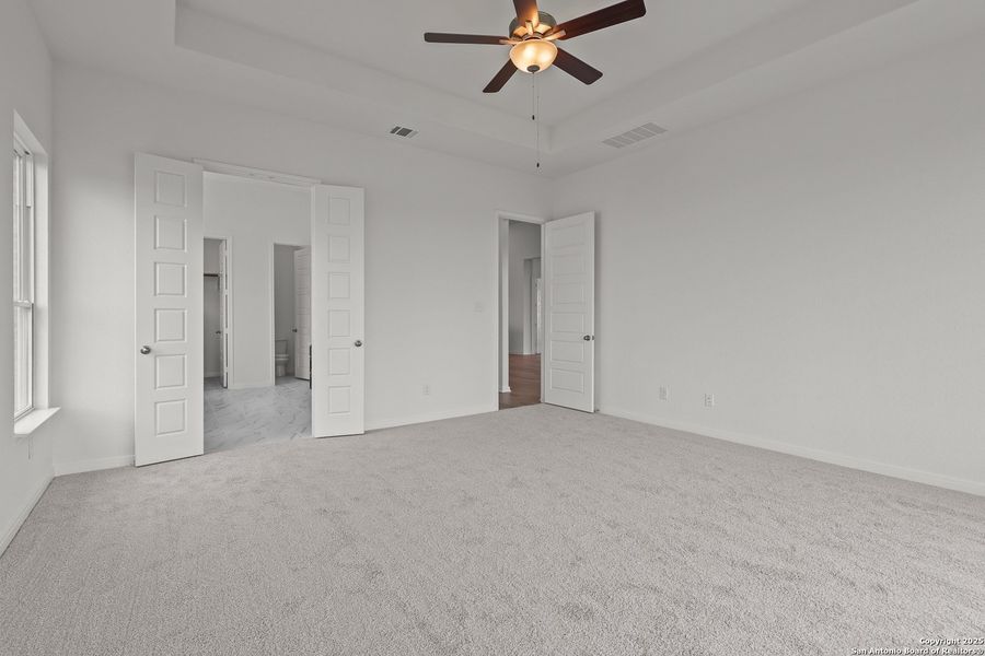 Spacious, unfurnished interior of a new home in Homestead 75', Schertz (Image 26).