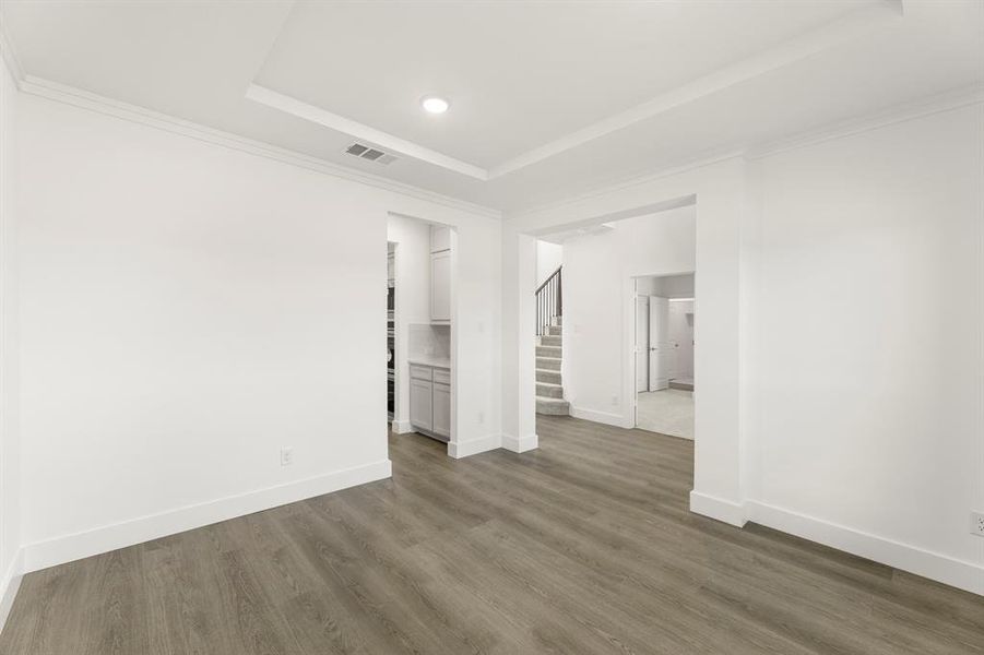 06. 2405 Parkway - Dining (2) 06. 2405 Parkway - Dining (2)