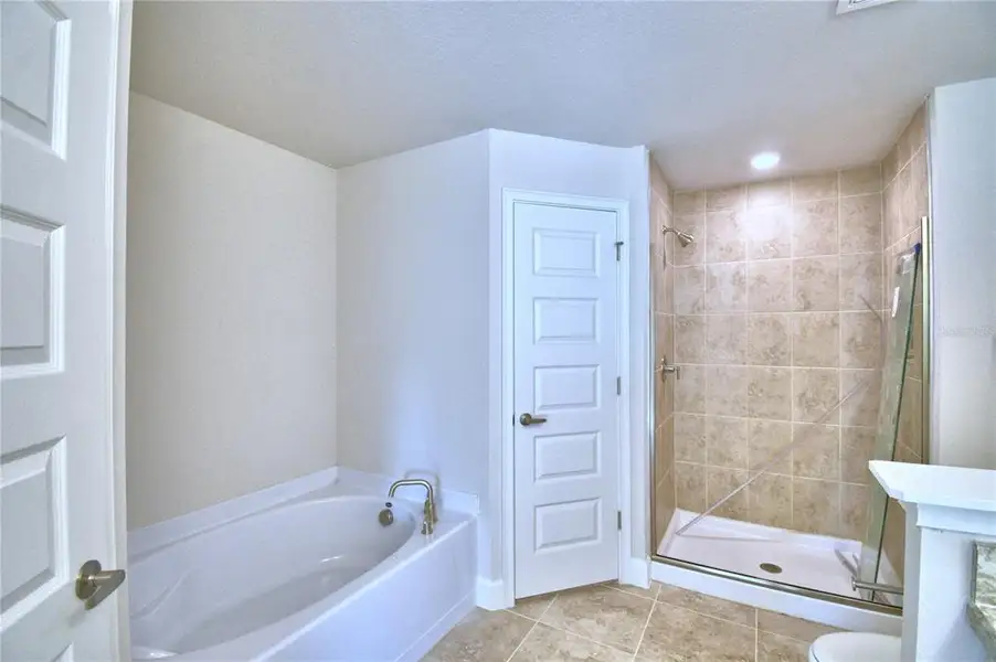 Furnished interior view inside a new home in Cadence Crossing, Auburndale (Image 4).