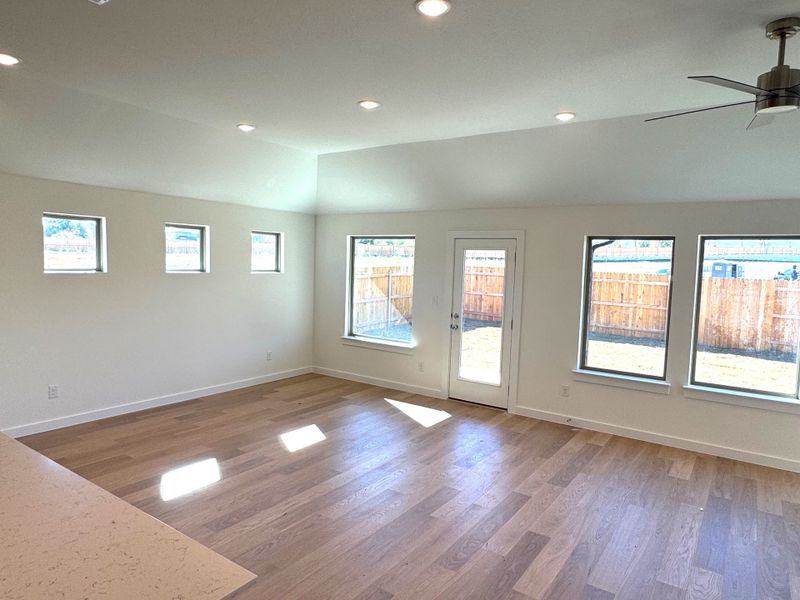 Spacious, unfurnished interior of a new home in Prairie Winds, Hutto (Image 7).
