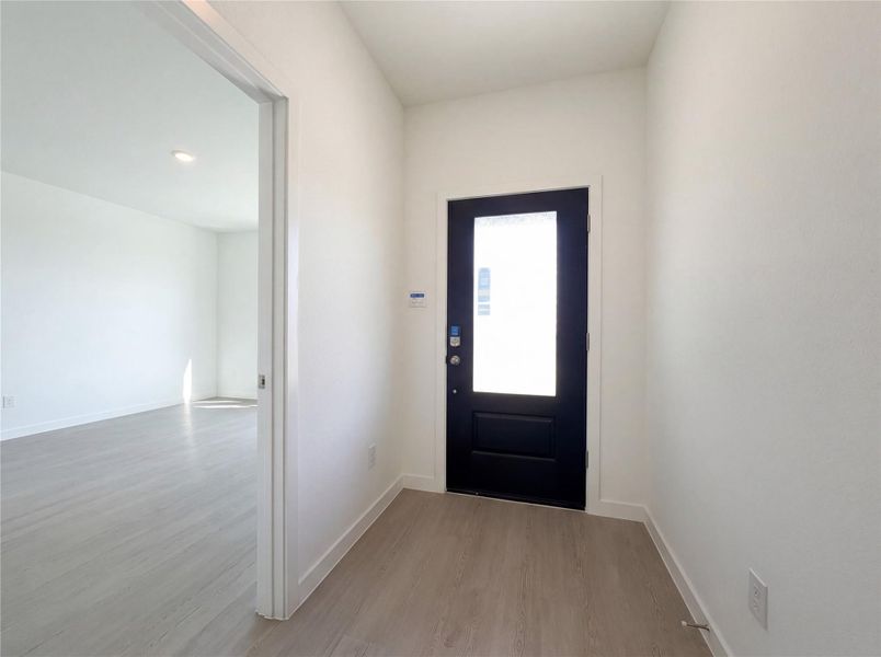 Spacious, unfurnished interior of a new home in River Ranch, Dayton (Image 13).
