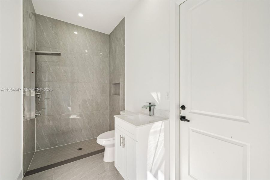 Furnished interior view inside a new home in , Lehigh Acres (Image 12).