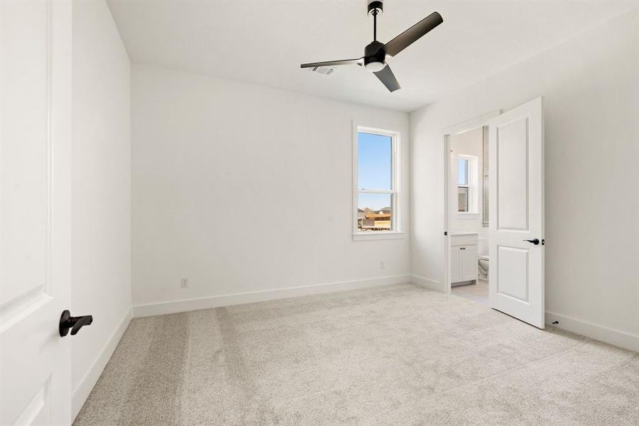 Spacious, unfurnished interior of a new home in NorthGlen, Haslet (Image 21).