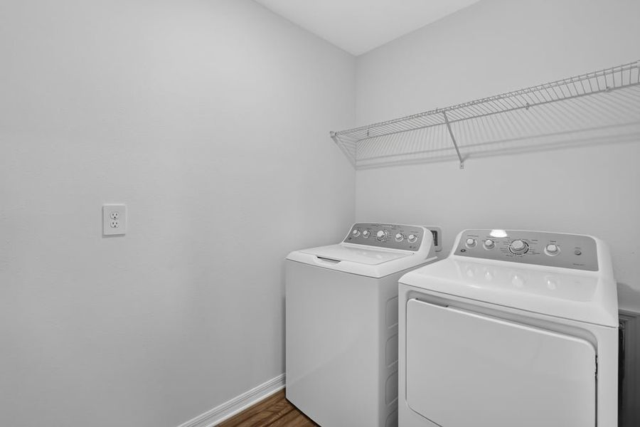 Representative interior finishes for a home built from the Kingfisher by Taylor Morrison in Waterstone, Groveland (Image 16).