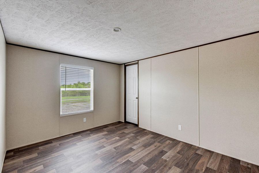 Spacious, unfurnished interior of a new home in , Santa Fe (Image 31).