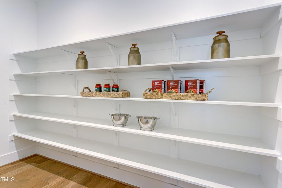 PJD5-0048-00_Horizon_Pantry-1