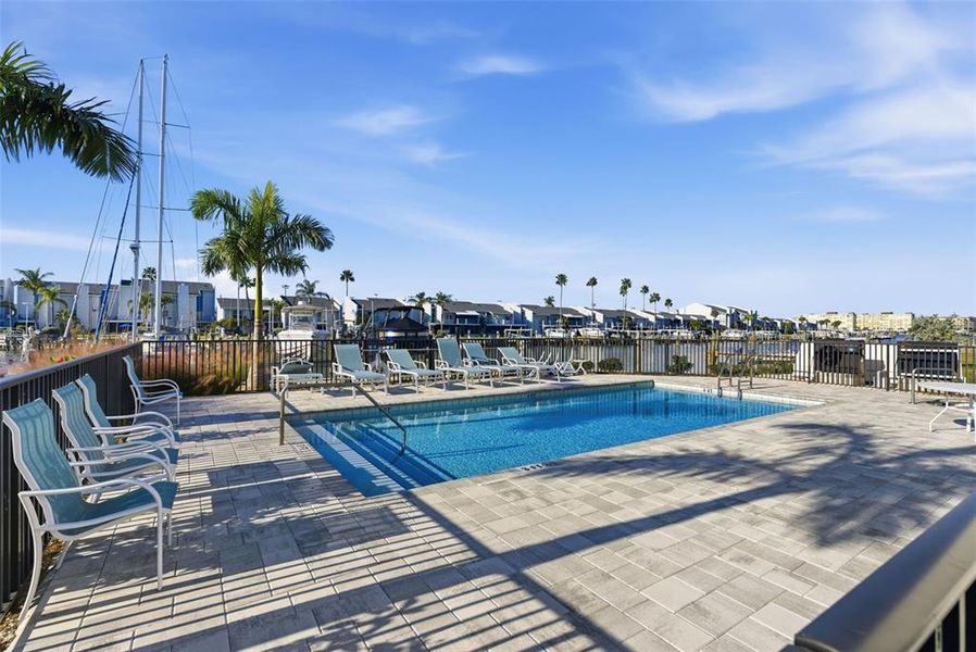 Community amenities in , Madeira Beach (Image 36).