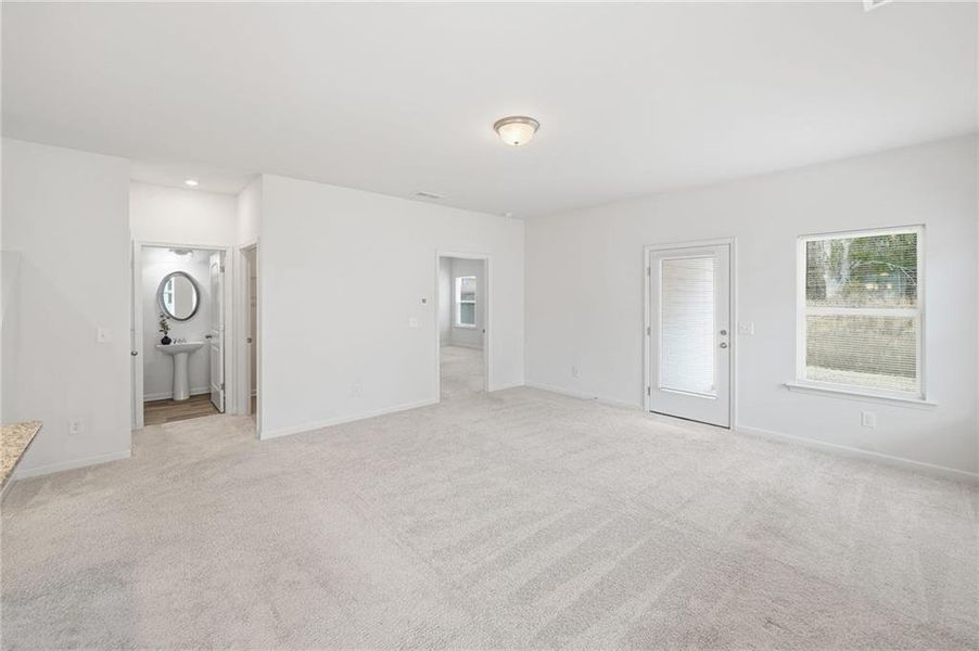 Spacious, unfurnished interior of a new home in , Cartersville (Image 20).