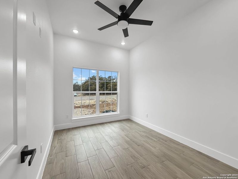 Spacious, unfurnished interior of a new home in , Blanco (Image 13).