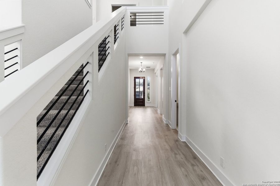 Spacious, unfurnished interior of a new home in Buffalo Crossing, Cibolo (Image 22).