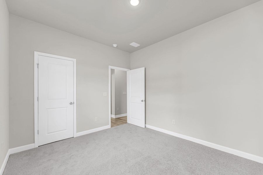 Spacious, unfurnished interior of a new home in , Ravenel (Image 25).