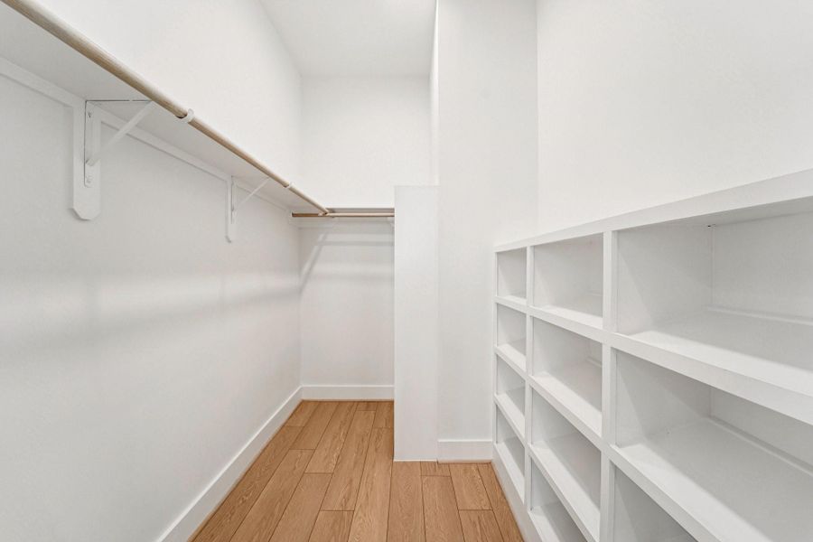 Spacious, unfurnished interior of a new home in , Houston (Image 37).