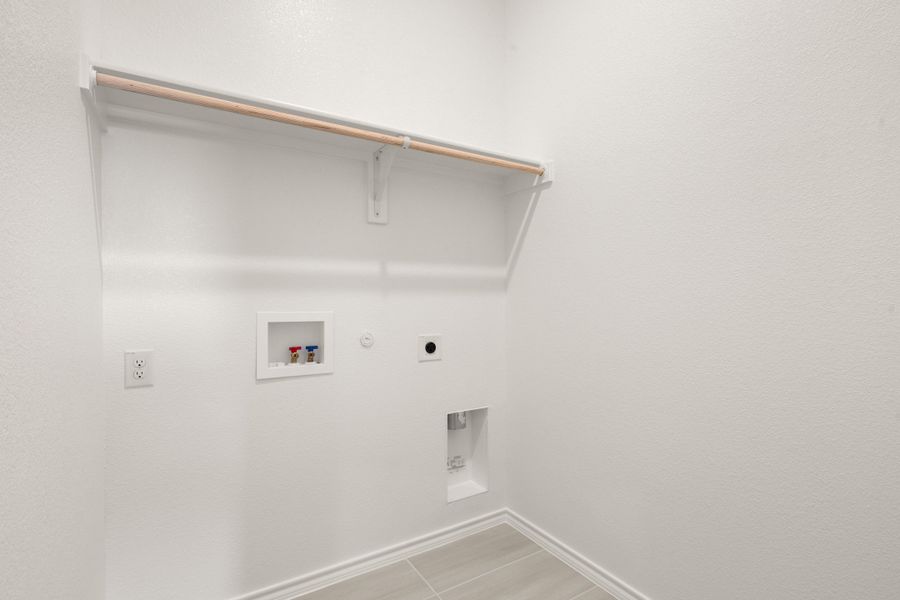 Spacious, unfurnished interior of a new home in El Dorado, Granbury (Image 26). Spacious, unfurnished interior of a new home in El Dorado, Granbury (Image 26).