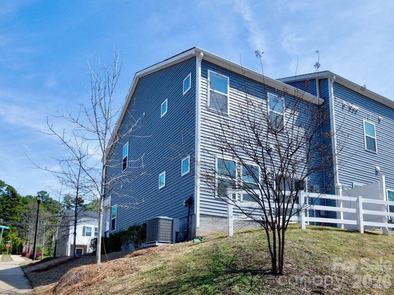 Condo located in Fort Mill, SC showcasing its design and architecture (Image 4). Condo located in Fort Mill, SC showcasing its design and architecture (Image 4).