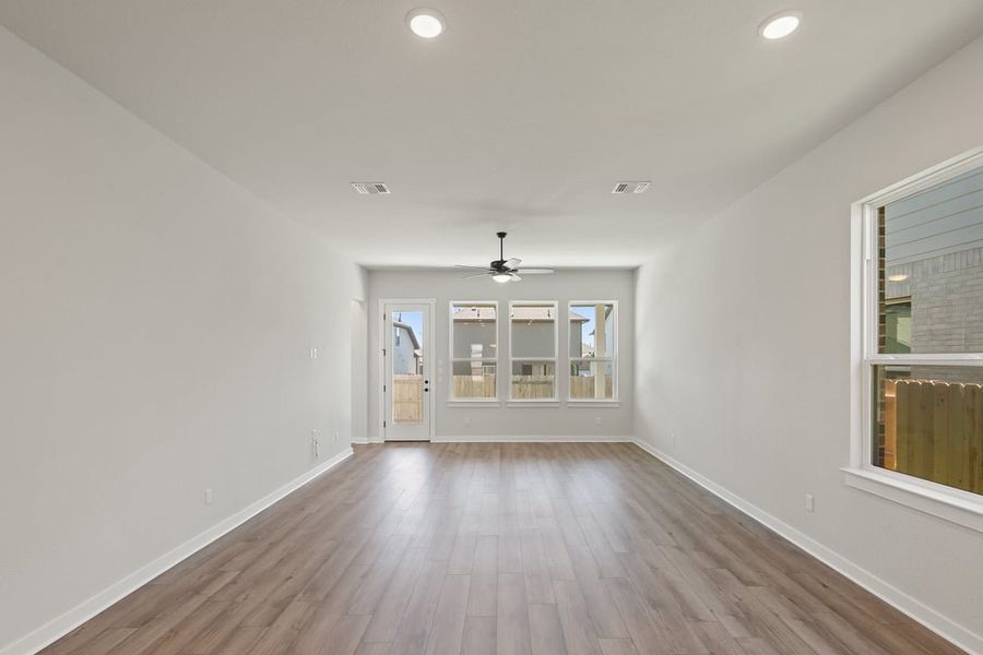 Spacious, unfurnished interior of a new home in Arbor Collection at Lariat, Liberty Hill (Image 26).