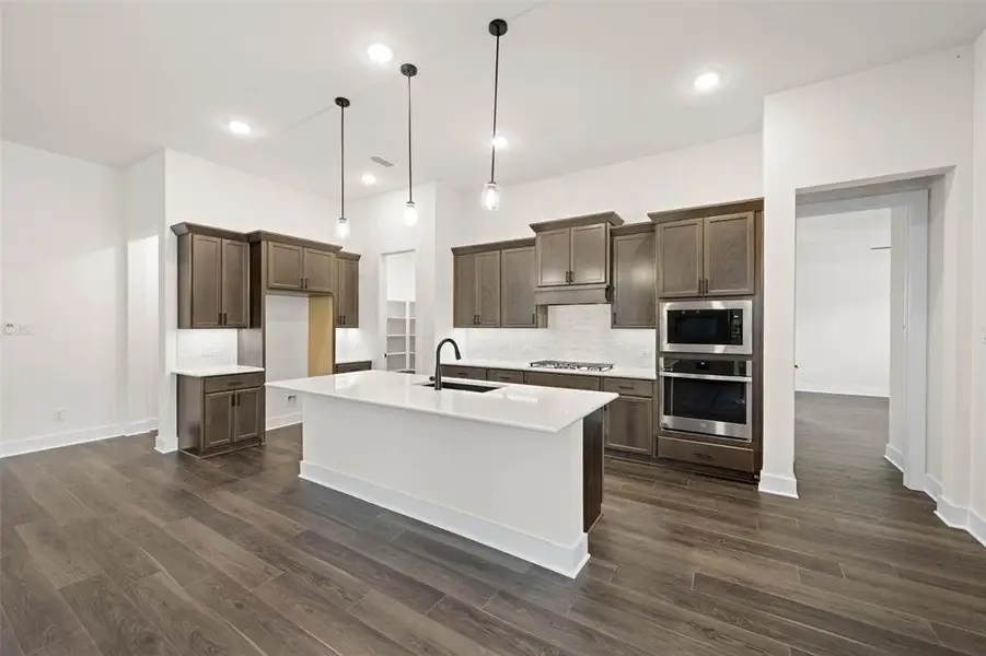 4809 Signal Run- Kitchen-1