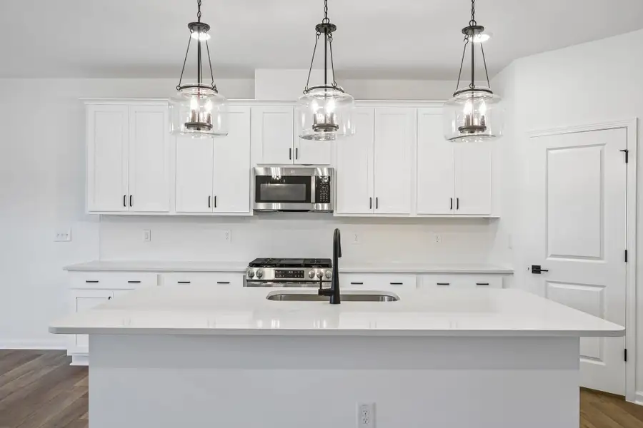 Representative images and renderings are for illustrative purposes. Actual structural options and design finishes of home may vary. Representative images and renderings are for illustrative purposes. Actual structural options and design finishes of home may vary.