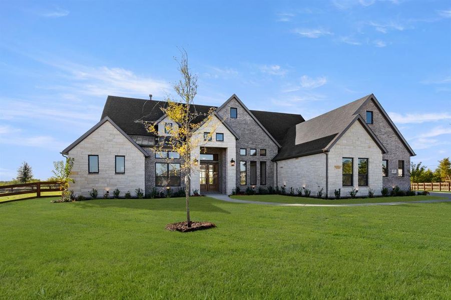 1873 Sutherland Cresent- Front-2 1873 Sutherland Cresent- Front-2