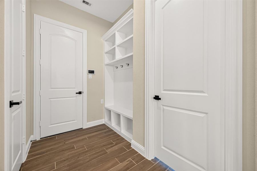Spacious, unfurnished interior of a new home in , Katy (Image 20).