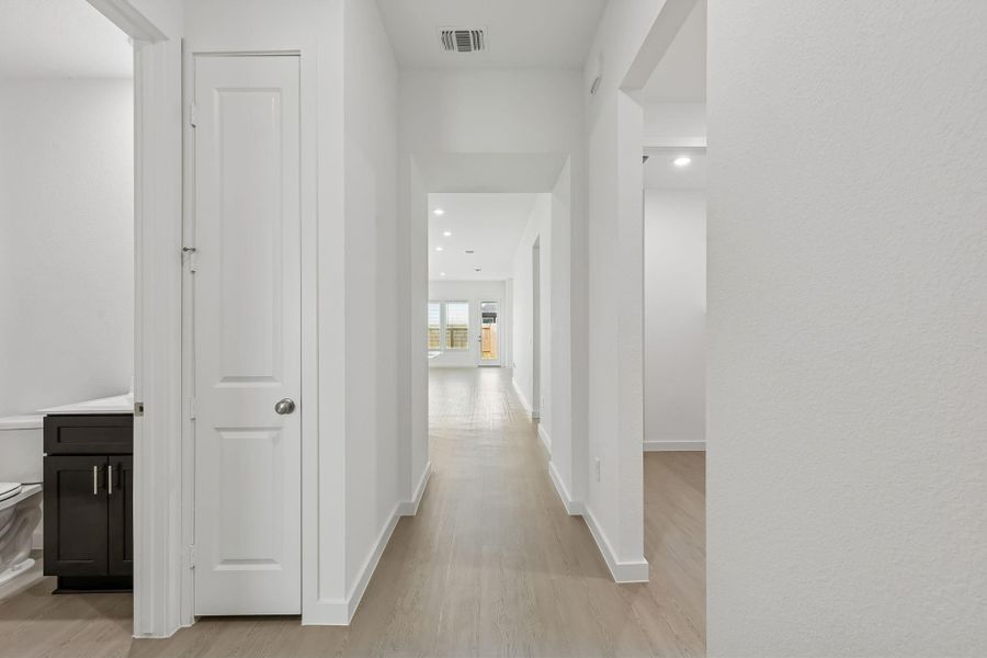 Spacious, unfurnished interior of a new home in Windcress, Cove (Image 18).