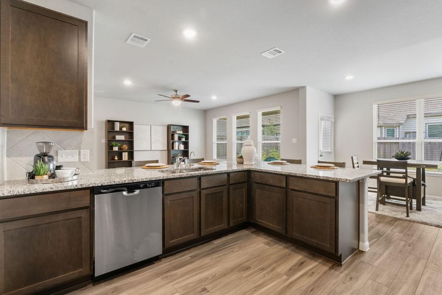 Furnished interior view inside a new home in Madison Bend, Conroe (Image 7). Furnished interior view inside a new home in Madison Bend, Conroe (Image 7).