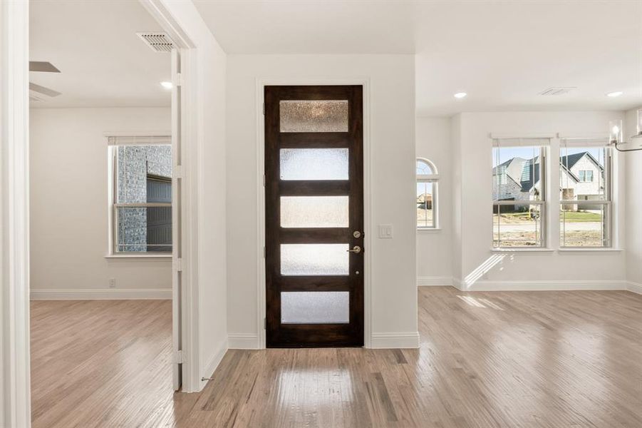 Spacious, unfurnished interior of a new home in Wildflower Ranch 60-65, Fort Worth (Image 22). Spacious, unfurnished interior of a new home in Wildflower Ranch 60-65, Fort Worth (Image 22).