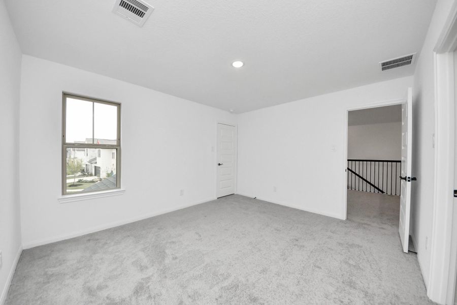 Spacious, unfurnished interior of a new home in Elyson, Katy (Image 16).
