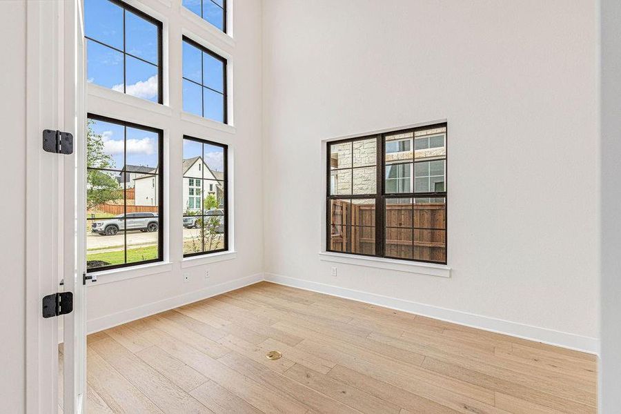 Spacious, unfurnished interior of a new home in , Prosper (Image 34).